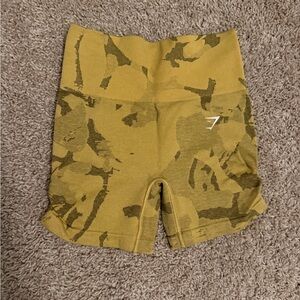 Gymshark Adapt Camo Seamless Shorts - XS - Yellow